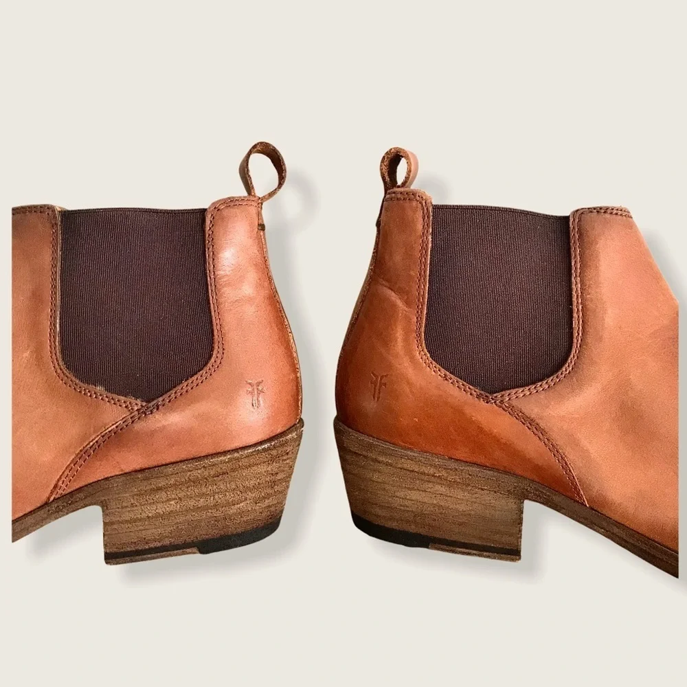 Frye Carson Chelsea Cognac Leather Cute Ankle Boot - Picture 11 of 16